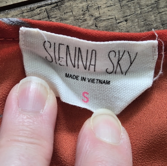 Sienna Sky Orange Small Womens Top - Picture 9 of 11